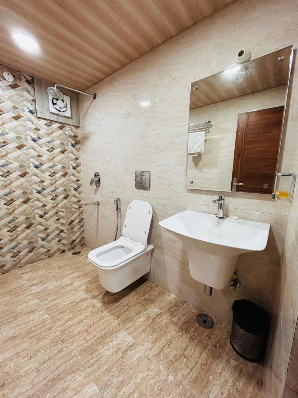Yog Maya Regency B&B Shimla Exterior foto