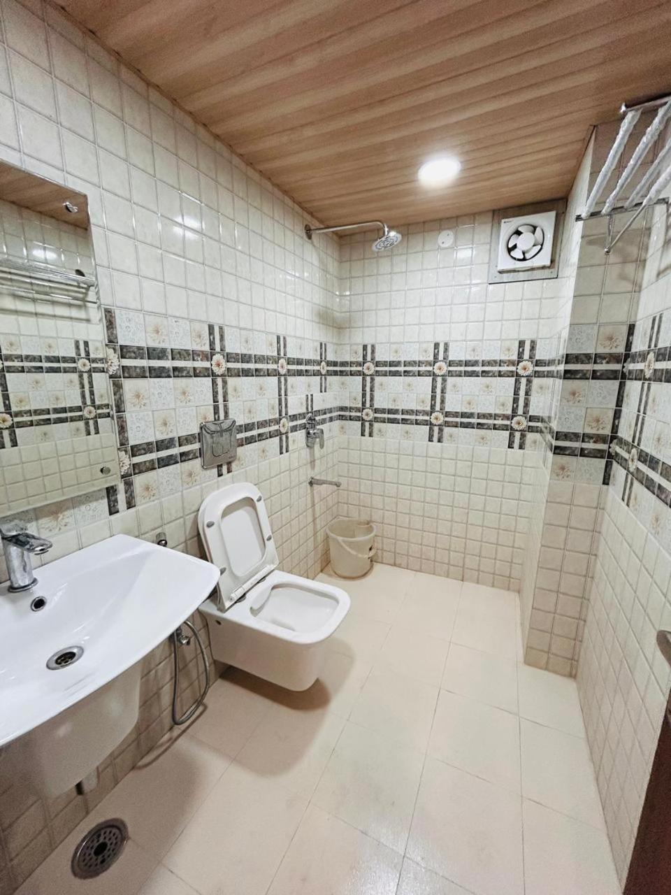 Yog Maya Regency B&B Shimla Exterior foto