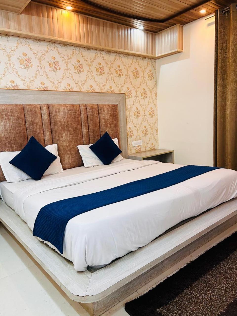 Yog Maya Regency B&B Shimla Exterior foto
